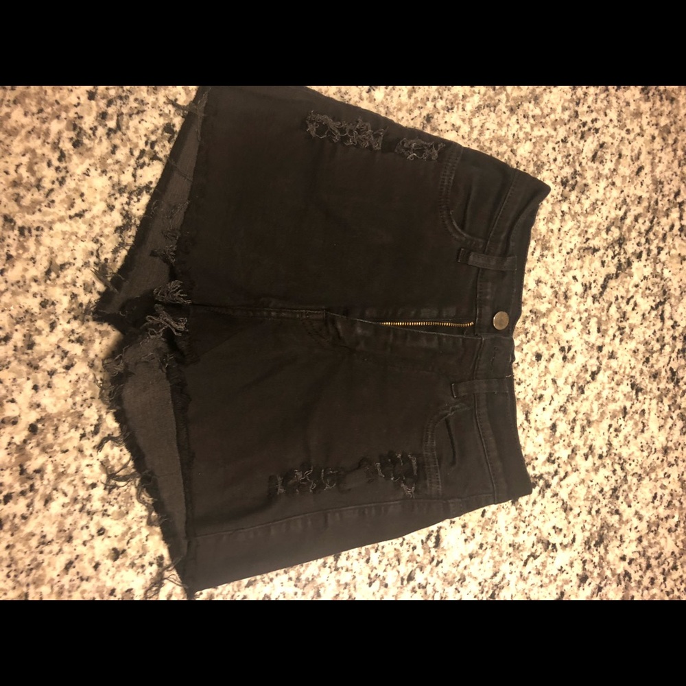 Black shorts size 00/23/XXS